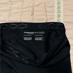 NWOT SHAPEMINT LEGGINGS